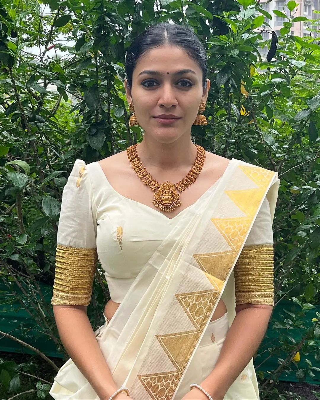 malayalam actress anarkali nazar stills in traditional white saree